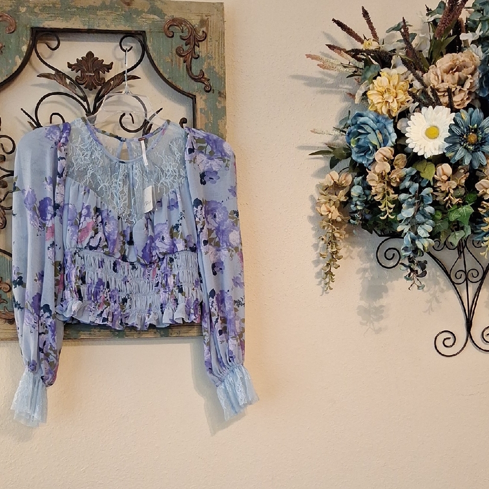 Free People Blue Floral Lace Blouse. Excellent Condition NWT Size Small - Picture 6 of 15